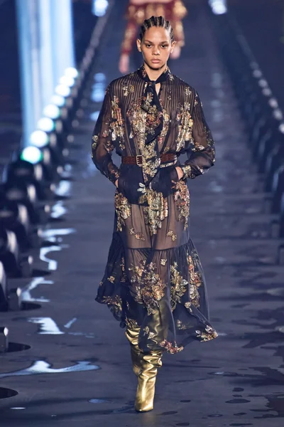 Look 43